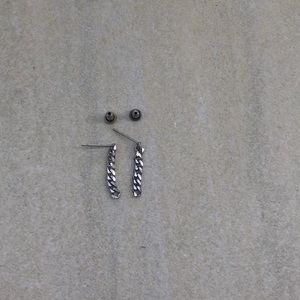 Dangling silver chain earrings